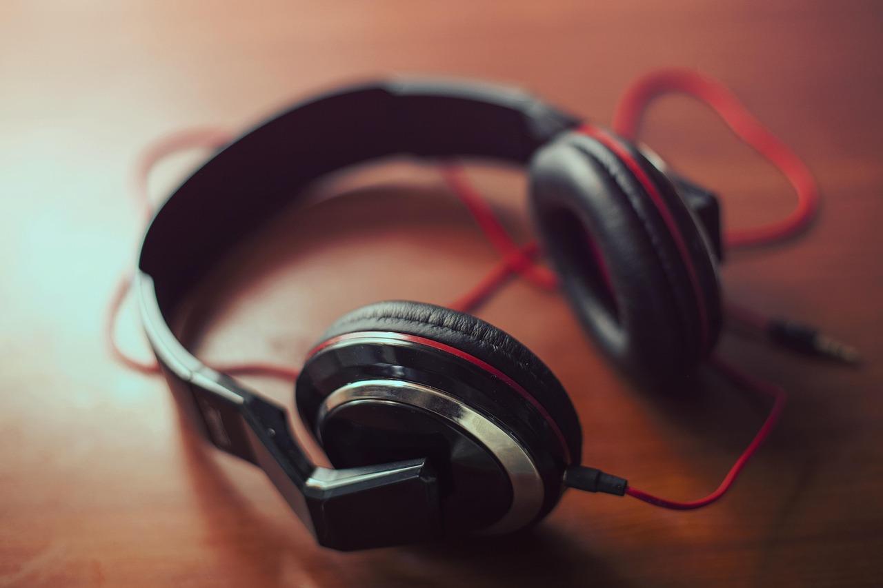 pixabay-headphones-407190_1280